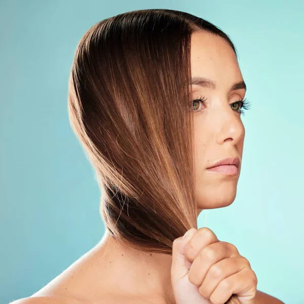 All Promoting Hair Strength Studio Shot Attractive Young Woman Posing — Fotografia de Stock