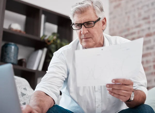 Did Those Come Mature Man Checking Some Paperwork Sofa Home —  Fotos de Stock