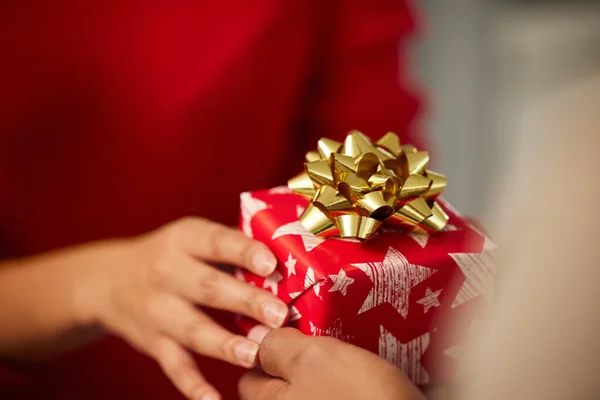 Little Something Santa Unrecognisable Businessman Businesswoman Exchanging Christmas Gifts Modern — Zdjęcie stockowe