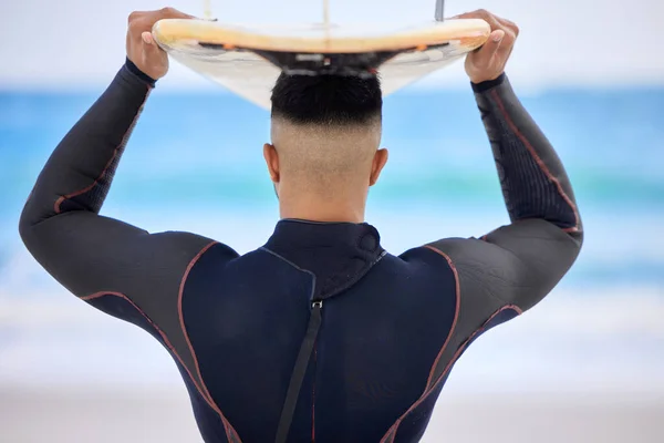 Ready Tackle Those Waves Unrecognizable Man Holding Surfboard Beach — Fotografia de Stock