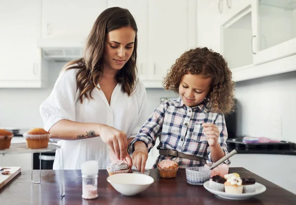 Fun Creation Adorable Little Girl Baking Her Mom Home — Foto Stock