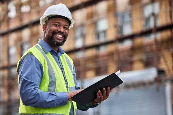 Staying Lines Portrait Contractor Filling Out Paperwork Construction Site — Fotografia de Stock