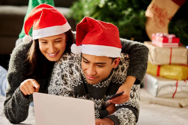 Every Time Love Every Time Give Its Christmas Couple Watching — Stockfoto