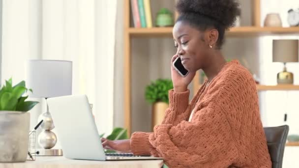 Happy Smiling Confident Freelancer Talking Phone While Sitting Her Laptop — Wideo stockowe