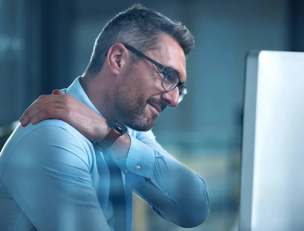 Pain Becoming Hard Ignore Businessman Suffering Shoulder Pain While Working — 图库照片