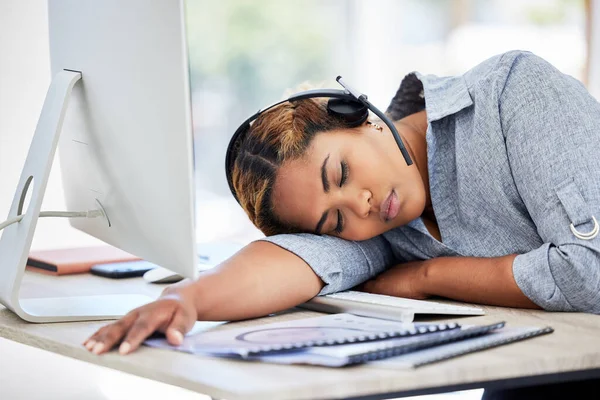 Tired Sleeping Call Center Agent Office Afternoon Exhausted Young Businesswomen — Fotografia de Stock