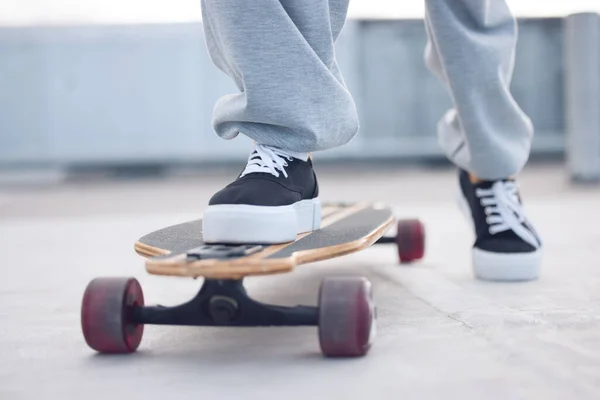 Dont Rush Life Cruise Young Woman Out City Her Skateboard — 스톡 사진