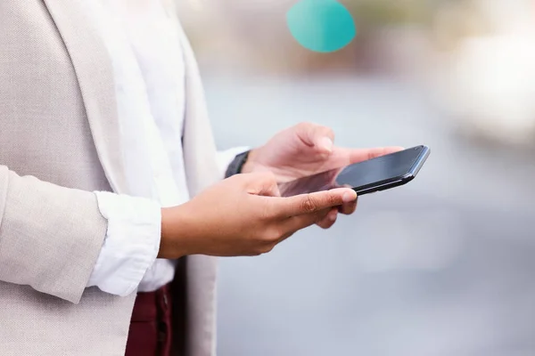 Communication Key Success Unrecognizable Young Businesswoman Texting While Walking City — Fotografia de Stock