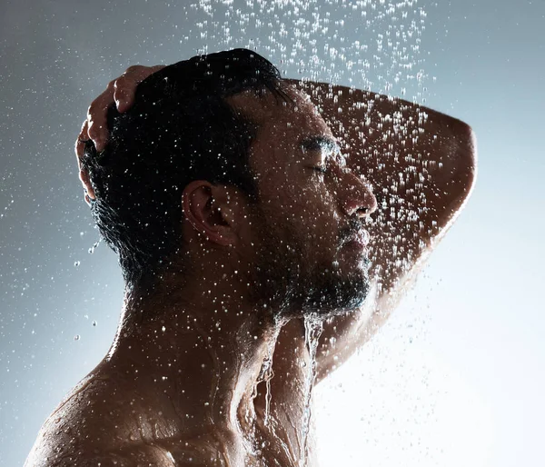 Life Incoherent Accept Its Flow Studio Shot Young Man Washing —  Fotos de Stock