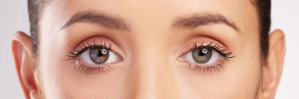 Just Myself Eye Attractive Young Womans Eyes Studio Background — Stockfoto