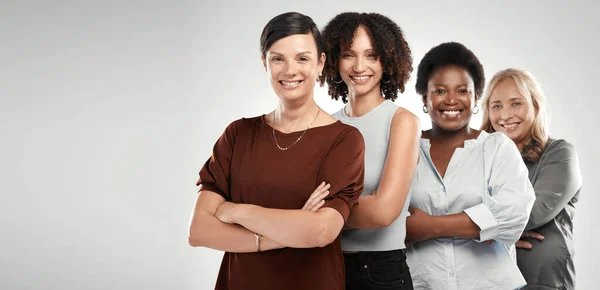 Line Strong Women Doesnt End Diverse Group Women Standing Together — Stock Photo, Image