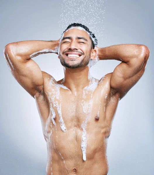Clean Fresh Studio Shot Handsome Young Man Taking Shower Grey — Photo