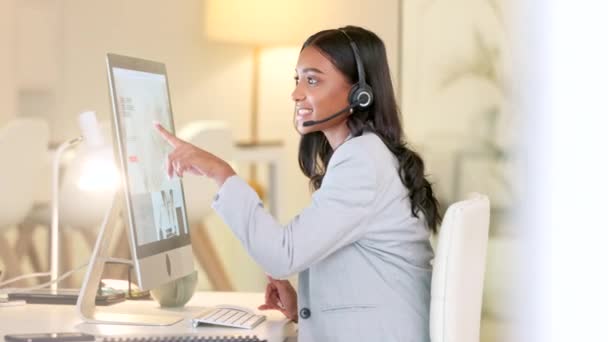 Female Call Center Support Agent Working Consulting Helping Online Tech — Stock videók