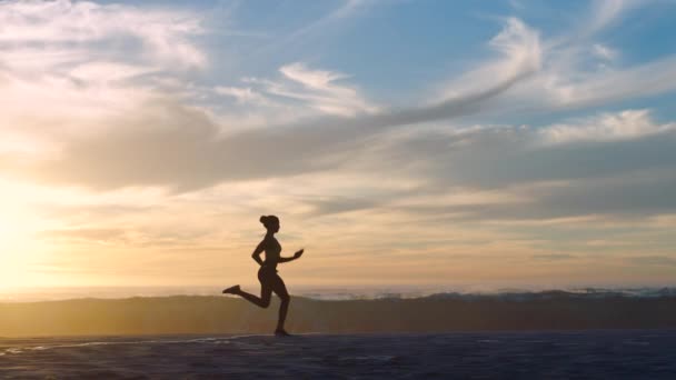 Fit Running Active Athlete Sunset Training Exercising Jogging Sea Dusk — стоковое видео