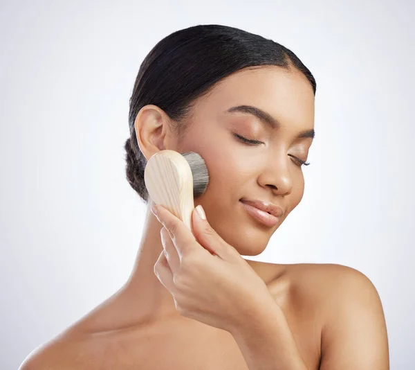 Glowing Skin Count Studio Shot Attractive Young Woman Exfoliating Her — Foto Stock