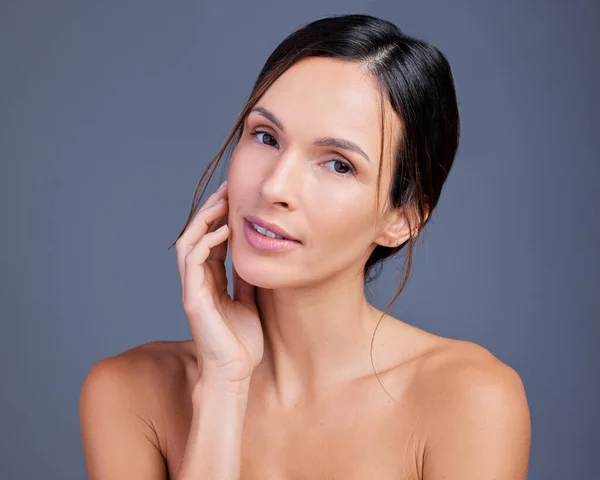 Looking Beautiful Starts Young Woman Admiring Her Skin Studio Background — Foto Stock