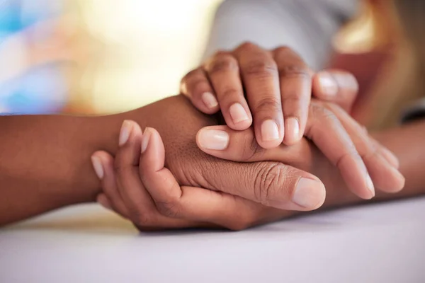 You Dont Have Alone Two Unrecognizable People Holding Hands Comfort — Fotografia de Stock