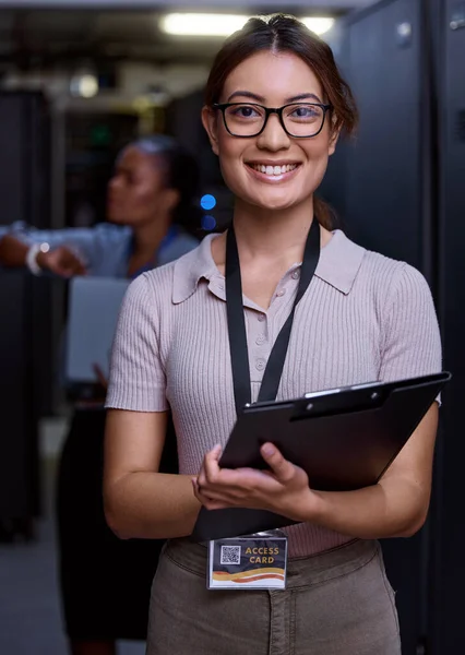 Servicing Your Servers Smile Cropped Portrait Attractive Young Female Programmer — Zdjęcie stockowe