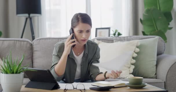 Video Footage Young Woman Using Her Smartphone Make Call While — Vídeos de Stock