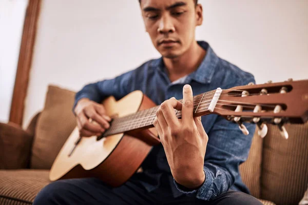 Think Finally Starting Improve Man Practicing His Guitar Skills Home — Fotografia de Stock