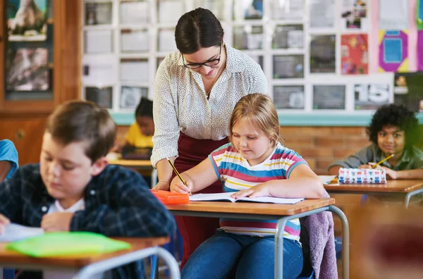 What Asking You Find Attractive Young Teacher Helping Student Her — Stockfoto