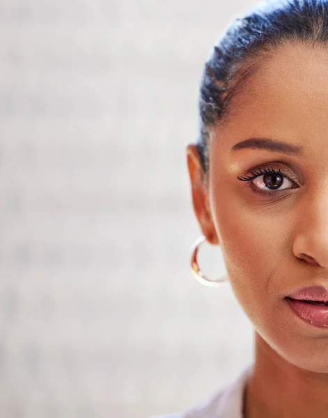 Take Closer Look Closeup Shot Young Businesswoman Work — Foto de Stock