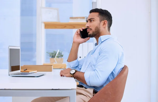 What Feedback You Have Young Businessman Using His Smartphone Make — Stock Photo, Image