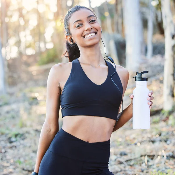 Motivation Gets You Started Young Woman Drinking Water Working Out — Foto Stock