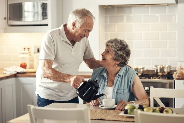 Would You Some Tea Senior Couple Having Breakfast Together Home — Fotografia de Stock