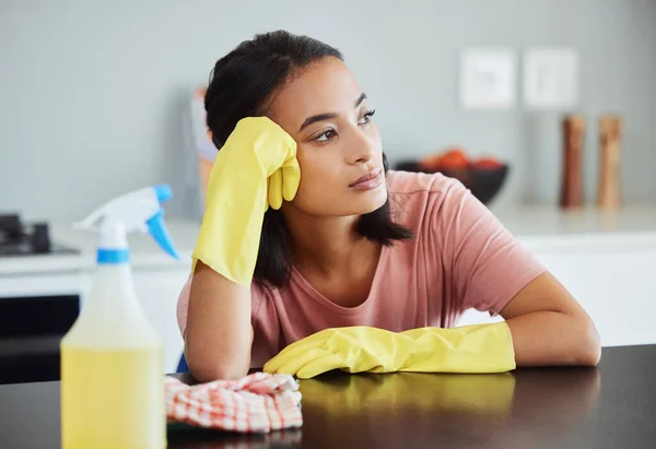 Wonder Ill Ever Finish Cleaning Young Woman Taking Break Form — Foto Stock