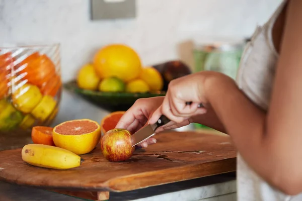 Nutrients Knife Collide Unrecognizable Woman Slicing Fruit Preparing Breakfast Kitchen — ストック写真