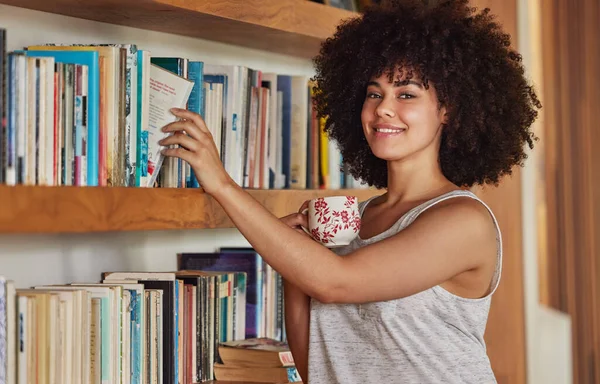 Summon Glory Portrait Attractive Young Woman Browsing Book Shelf Home — Foto Stock