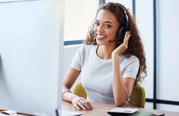 Offer Best Customer Service Young Businesswoman Working Call Center — Fotografia de Stock