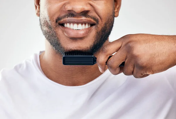 Beards Very Trendy Studio Shot Young Man Brushing His Facial — Φωτογραφία Αρχείου