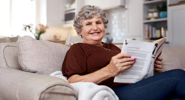 Remember Tomorrow Can Look Yesterday Portrait Elderly Woman Looking Relaxed — Stock Photo, Image