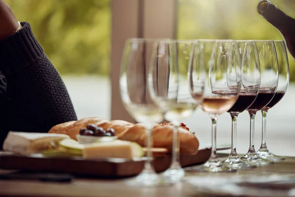 Here Sample Some Incredible Wines Man Enjoying Cheese Platter Tasting — kuvapankkivalokuva