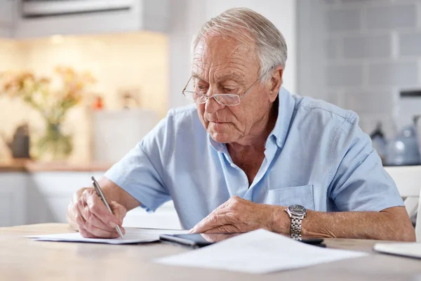 Seems Its Written Cant Read Lines Elderly Man Filling Forms —  Fotos de Stock