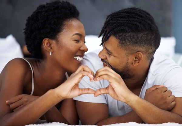 You Have Heart Keeps Young Couple Making Heart Shaped Gesture — Fotografia de Stock