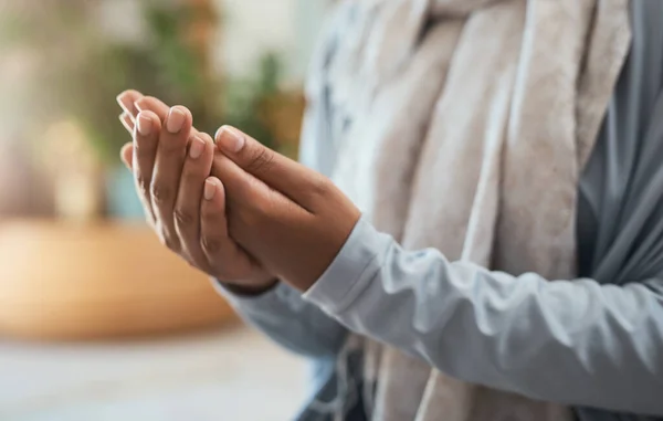 Prayers Outlive Lives Those Who Uttered Them Unrecognizable Woman Praying — Stock fotografie