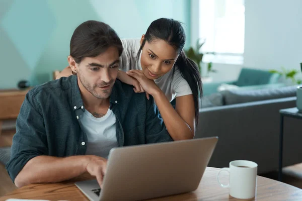 Its Good Know Someones Always You Young Couple Using Laptop — Foto Stock