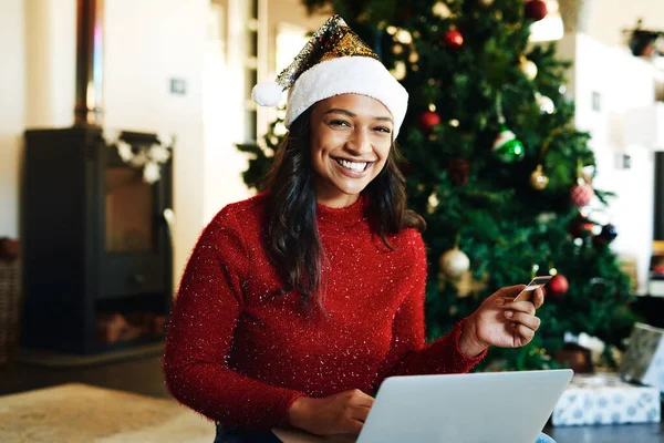 Christmas Shopping Just Got Much Easier Happy Young Woman Using — Stockfoto
