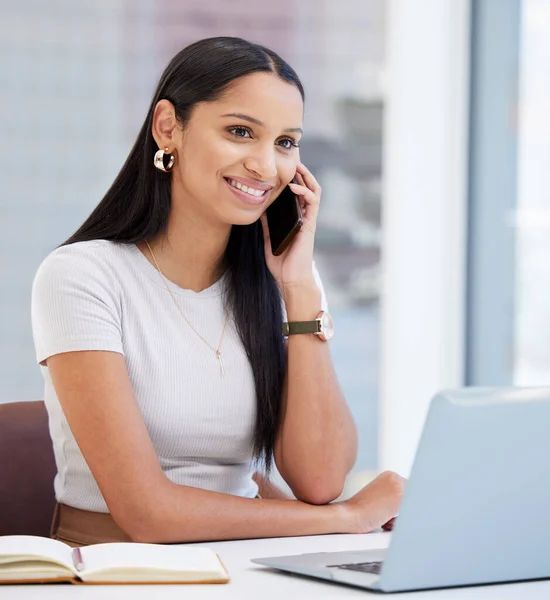 Glad Hear Your Voice Young Businesswoman Using Her Smartphone Work — Stok Foto