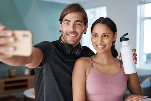 Were Workout Ready Athletic Young Couple Taking Selfies Starting Workout — Foto Stock