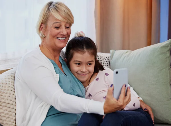 You Should Send One Mom Woman Taking Selfie Her Granddaughter — Foto de Stock