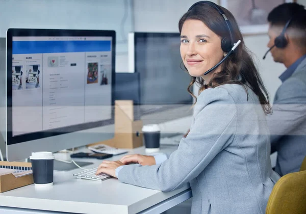 Always Customers Help Cropped Portrait Attractive Young Female Call Center — Zdjęcie stockowe