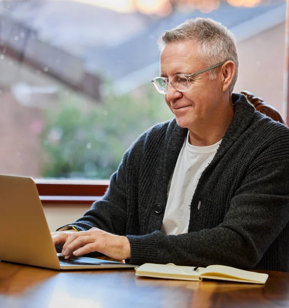 Working His Retirement Plan Handsome Senior Man Working His Laptop —  Fotos de Stock