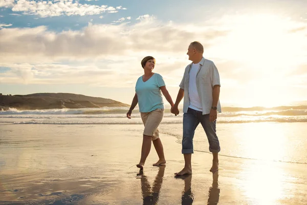 Should Make More Time Walks Beach Mature Couple Holding Hands — Stock Fotó