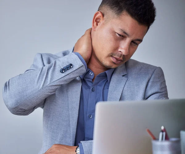 Someone Get Massage Young Businessman Experiencing Neck Pain Work — 图库照片