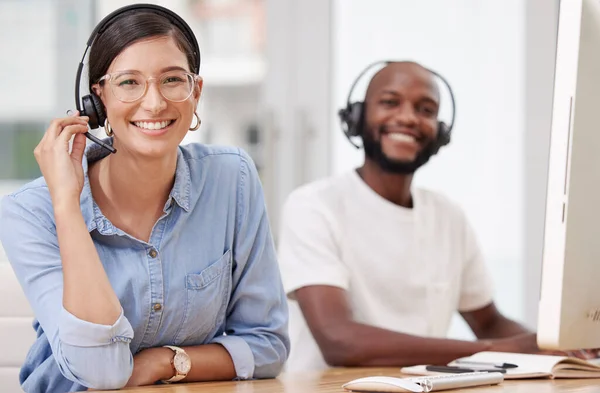 What Can Help You Two Call Center Workers Together — 스톡 사진