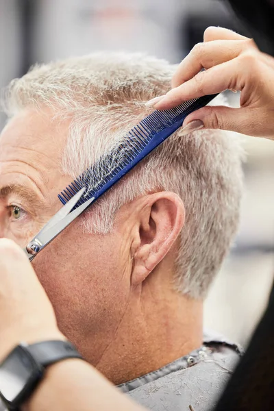 Good Haircut Instantly Boost Your Confidence Too Mature Man Getting — Stockfoto